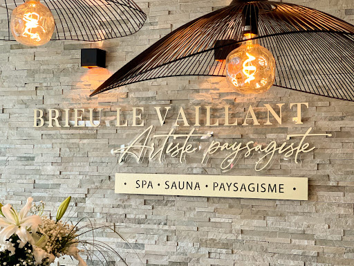 Photo de Showroom Spa & Sauna BRIEU LE VAILLANT - Vente de Spa Jacuzzi Sauna Hammam en Bretagne à Étables-sur-Mer (22680)