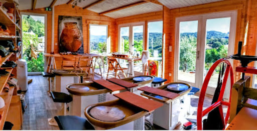 CERAMIQUES DE SOLLACARO - Centre de Formation aux Arts de la Terre Solidaires. Voir aussi Atelier "LES Z'ARTS DI PITRINA" - Thumbnail