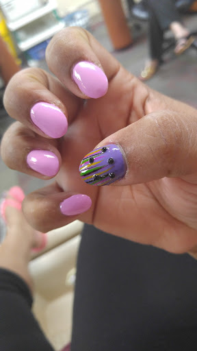 Nails Attraction - Visual