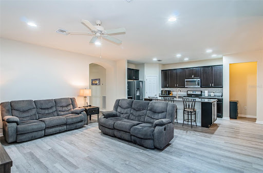 Debrah Hailey RE/MAX Realty Unlimited Apollo Beach Realtor - Thumbnail