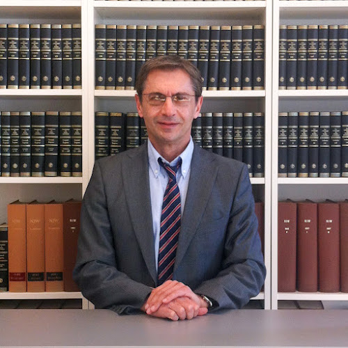 Rechtsanwalt Araschmid