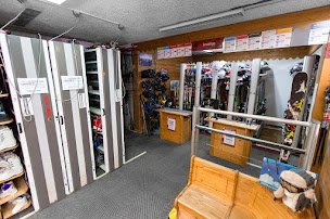 Photo n°2 de SPORT 2000 GERMAIN SPORTS LINGA - Location ski Châtel à Châtel (Magasin de vêtements pour femmes)
