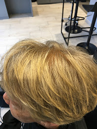 Photo n°36 de MBIS COIFFURE à La Montagne (Salon de coiffure)