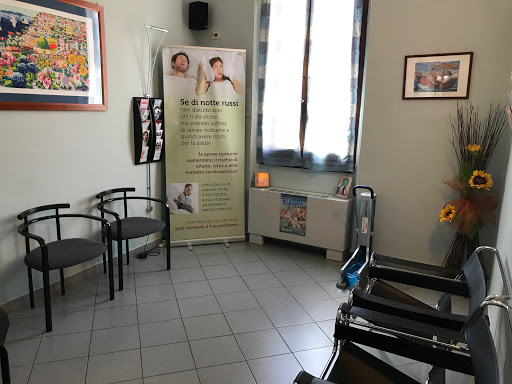 Studio Dentistico Dott. Bruni Claudio Gallery - Italy