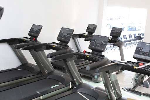 Family Fit By Bullies Gym - Thumbnail