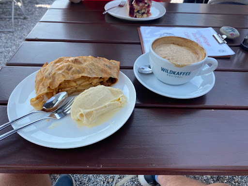 Uffinger Back&Brau eG - Café & Stubn