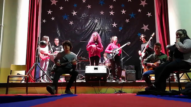 Avaliações doWagner, Instrumentos musicais. Escola de Música. Estúdios de Gravação. em Chaves - Escola