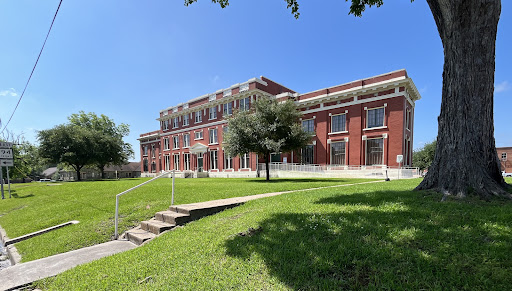 Trinity County Courthouse - Visual