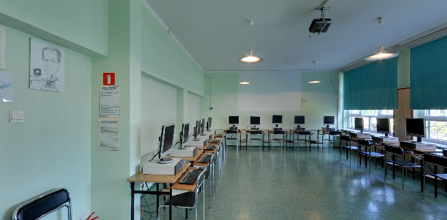 Godziny otwarcia Zespół Szkół Technicznych i Ogólnokształcących