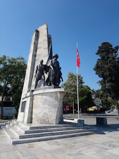 Barbaros Hayrettin Paşa are Tomb
