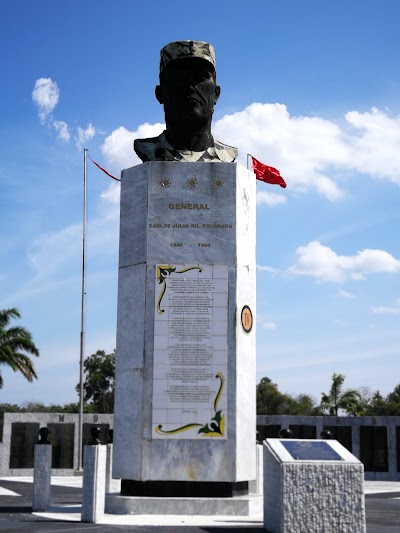 Photos of Monumento de los Heroes Caidos