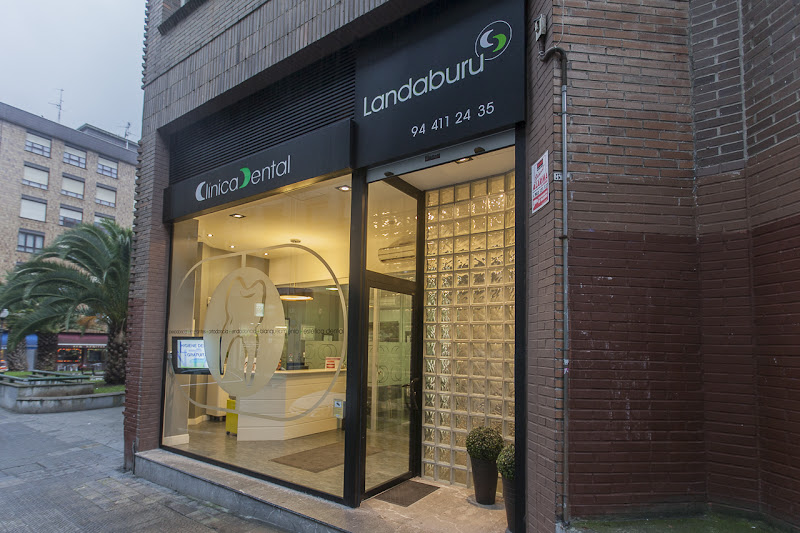 Clínica Dental Landaburu Especialistas en Implantología Dental en Santutxu