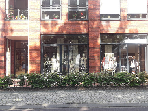 D'an Deluxe - Netherlands