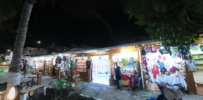 Opiniones de Mercado Artesanal en Puerto Ayora - Centro comercial