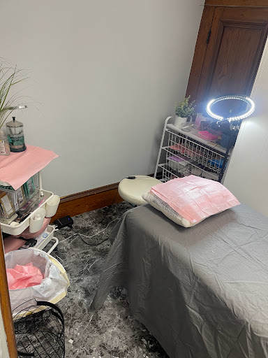 Vintage Vivids Salon