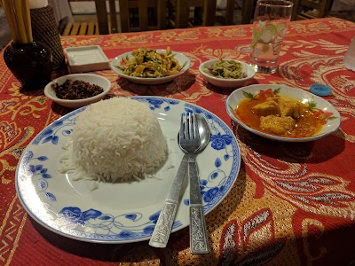 Photos of Swe Thahar San Restaurant