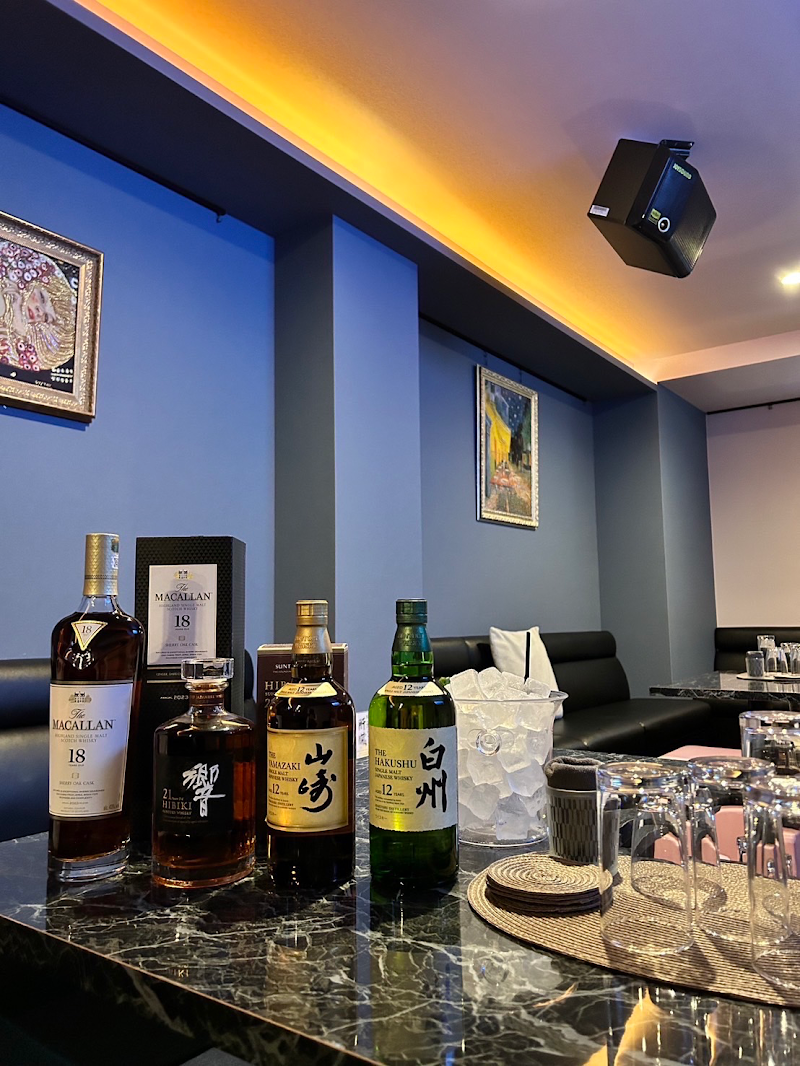 Lounge Lily - ラウンジ リリー-