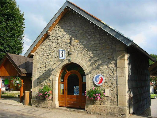 Photo de Camping et Chalets du Val de Saine à Foncine-le-Haut (39460)