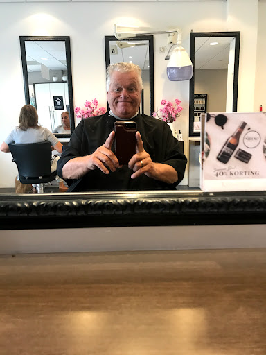 Kapper Hizi Hair Huizen Oostermeent - Boek nu online - Thumbnail
