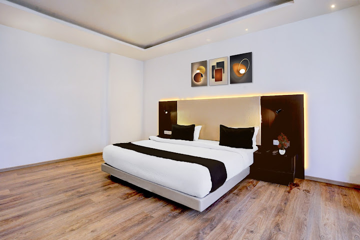 Super Townhouse by OYO Bombay Exhibition Centre Goregaon by null