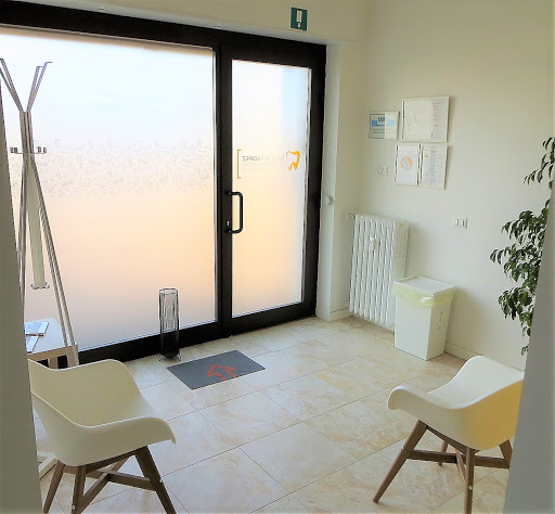Studio dentistico dott.ssa Romina Lopez Gallery - Italy