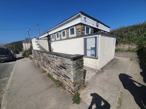 New Polzeath car park public toilets - Thumbnail