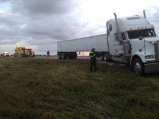 Juan's Wrecker and Truck Road Service, LLC Gallery - United States