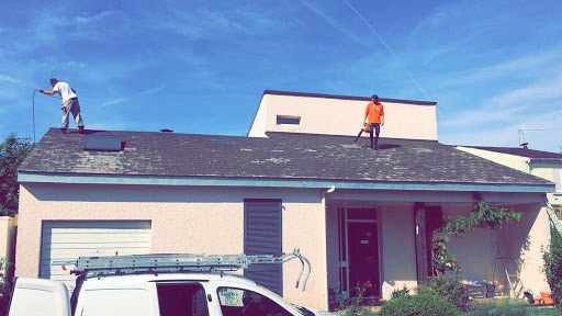 Photo de FC RÉNOVATION: Artisan couvreur - Nettoyage toiture - Travaux couverture - Peinture int ext Gironde 33 Cenon Bordeaux