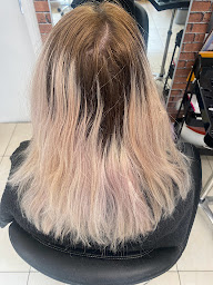 Photo n°34 de Atelier coiffure à Noisiel (Salon de coiffure)