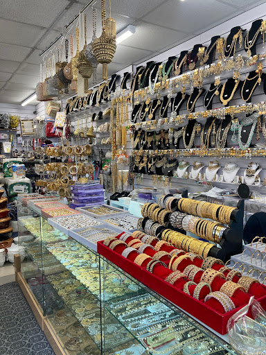 Sara’s Accessories Gallery - United Kingdom