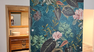 Photo n°31 de LES REFLETS DU PEINTRE à Sarrians (Service de pose de parquet)