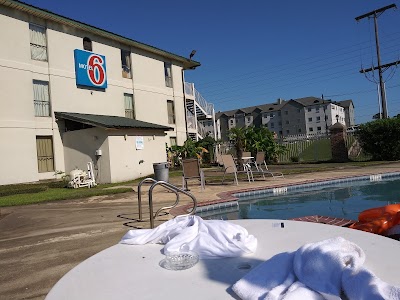 Motel 6 on the Bayou