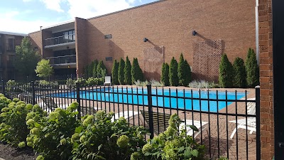 Photos of Novi Oaks Hotel