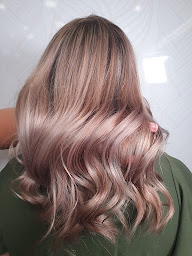 Photo n°16 de Kurl Coiffure à Hyères (Salon de coiffure)