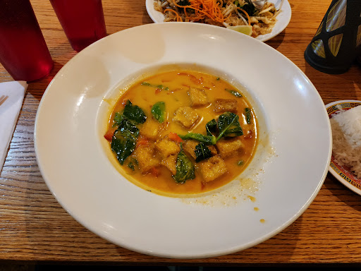 Summit Thai - Visual