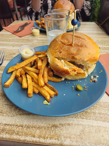 Photo 3 - Fresh Fast Food