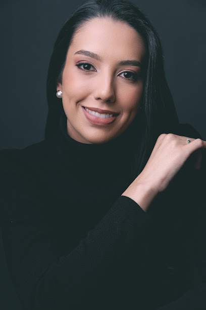 Dra Carolina Quitete Dermatologista