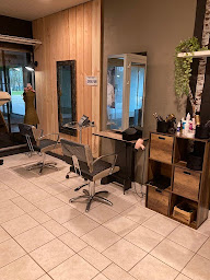 Photo n°8 de Chic Coiffure à Fontenay-le-Comte (Salon de coiffure)