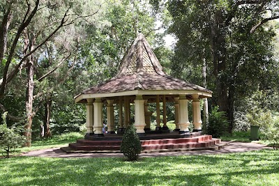 Photos of Dr. D.H.K.Thwaites Memorial Hut