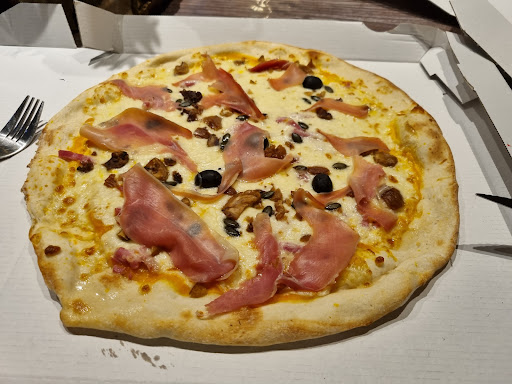 Pizza Hume - Thumbnail