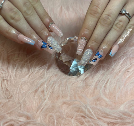 NAILS BY BELLA Prothésiste ongulaire - Thumbnail