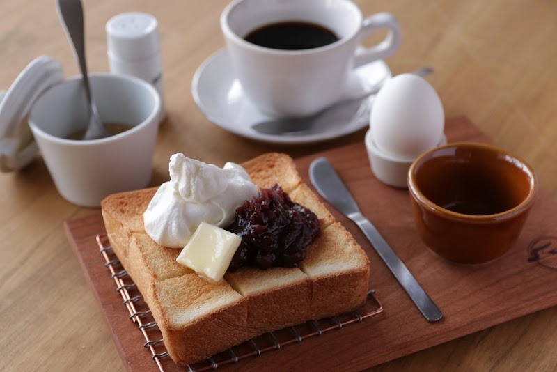 天然酵母の食パン専門店 つばめパン&Milk 神の倉店