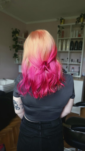 House of PINK beauty bar