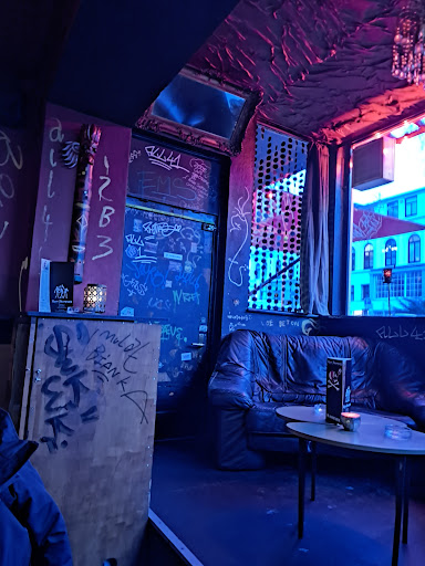 Rum Bumper's - Visual