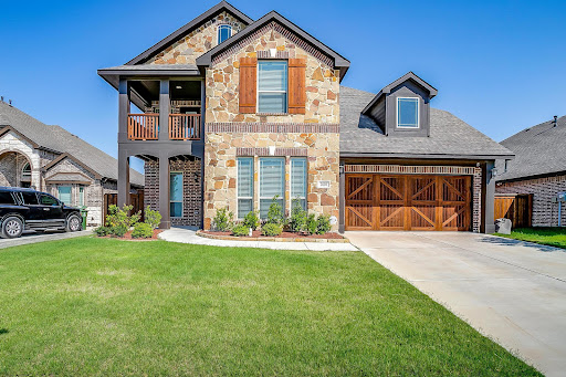 Don & Gena Dowell DFW Realtors | Discover Fort Worth Team with REAL Broker, LLC. - Thumbnail