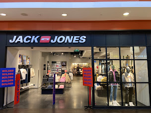 Photo n°26 de JACK & JONES à Pessac (Magasin de t-shirts)