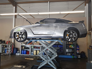 Photo n°3 de LUSOMOTORSPORT à Pierrelaye (Garage automobile)