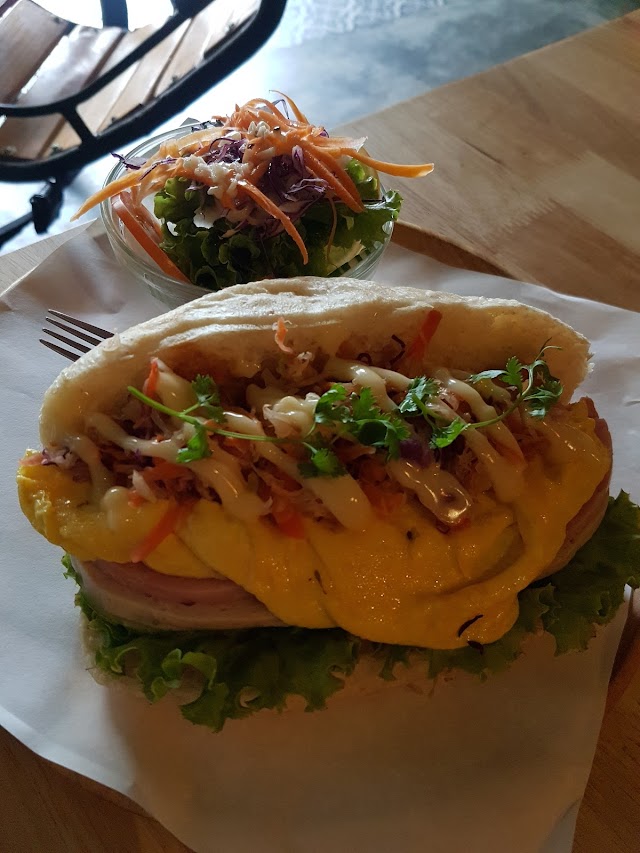 Banh Mi & Bros