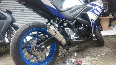 Photos of Dark Horse MOTOSHOP
