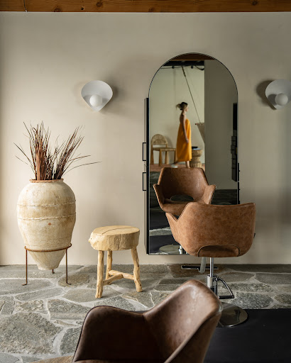 Stranded Salon - Visual